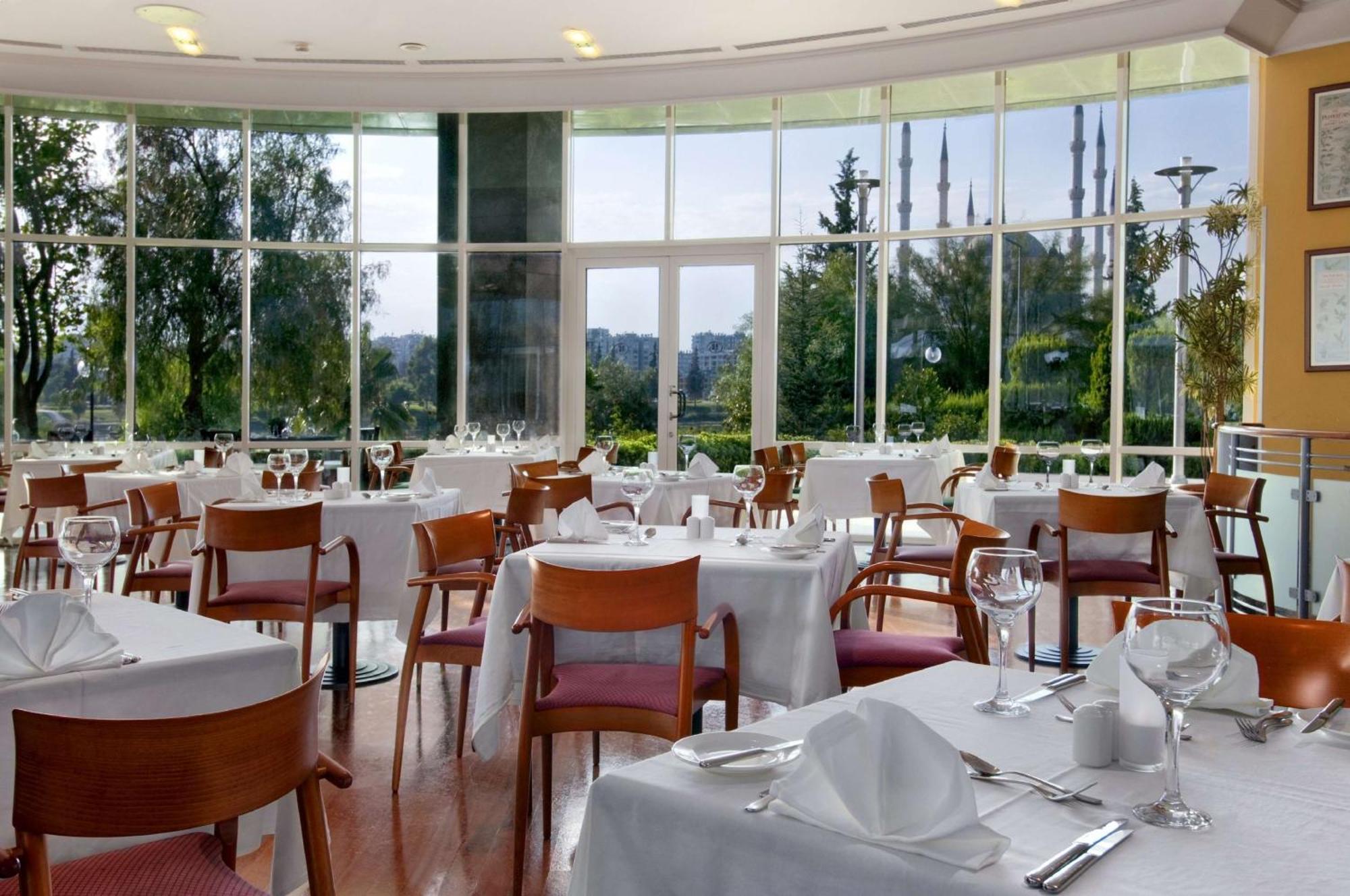 Adana Hiltonsa Hotel Екстер'єр фото